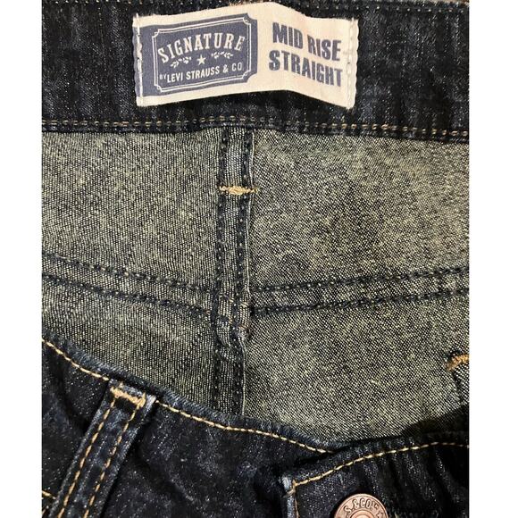 Signature Levi Straus & Co. Women's Dark Blue Mid-Rise Straight Jeans | Size 20M - Picture 8 of 9